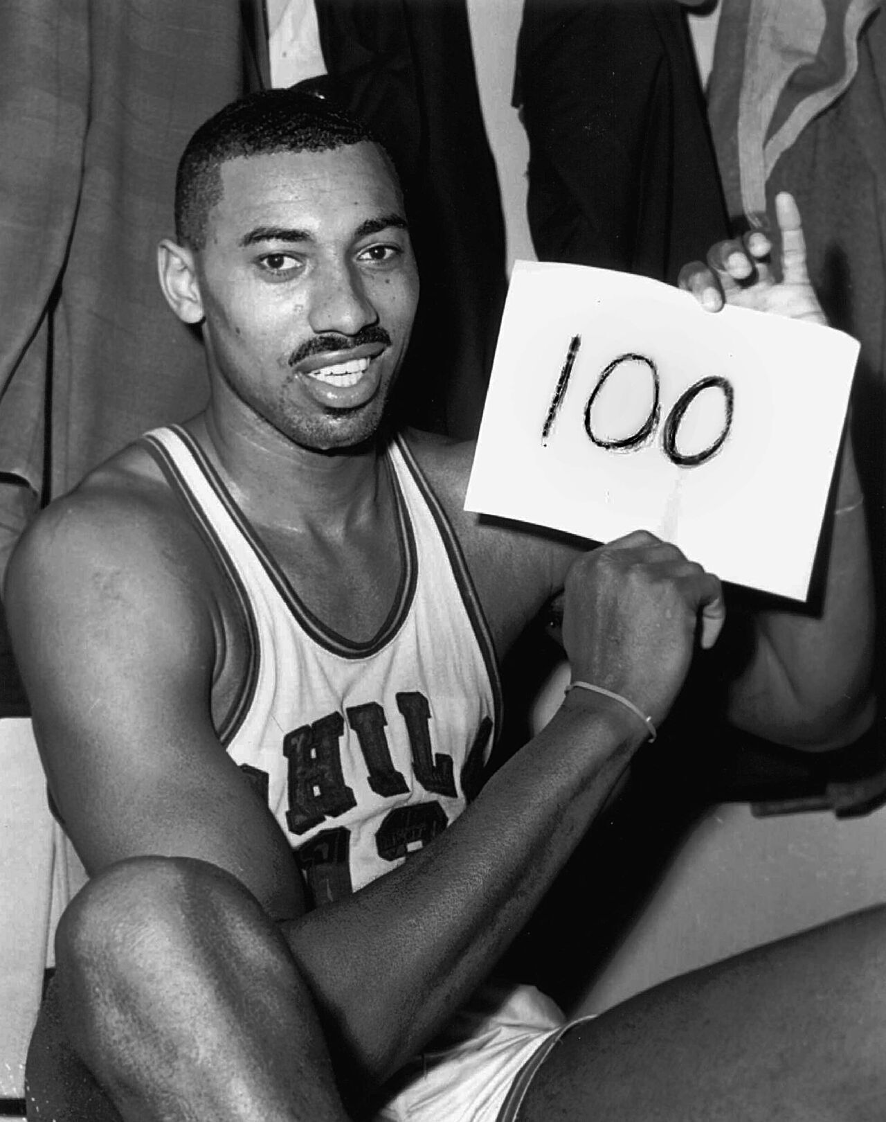 1962: Wilt Chamberlain scores an NBA-record 100 points